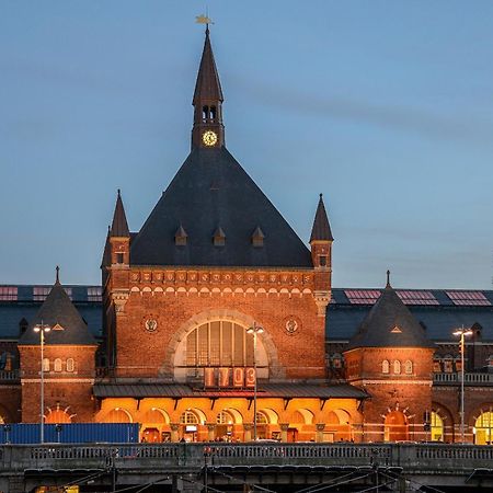 Central Copenhagen Apt With Balcony, Free Parking W Elevator エクステリア 写真