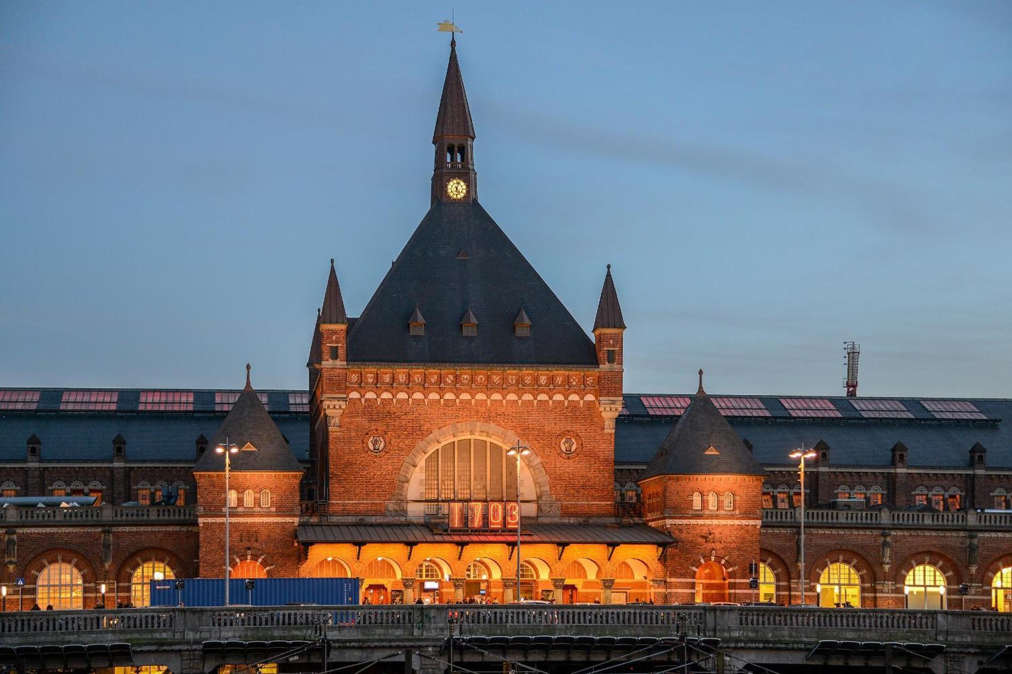 Central Copenhagen Apt With Balcony, Free Parking W Elevator エクステリア 写真